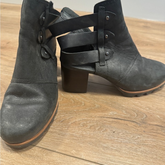 Sorel heel sandals - Picture 2 of 2